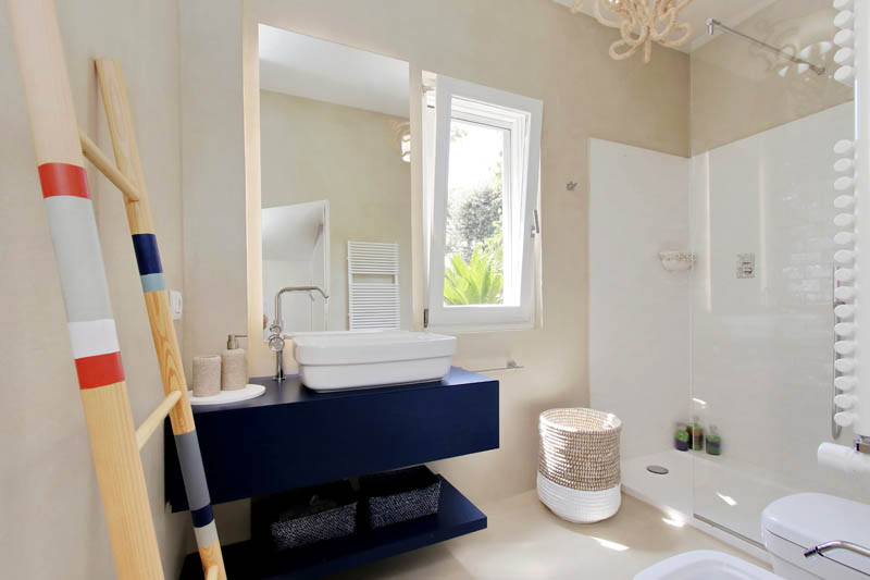 Almari Interiors